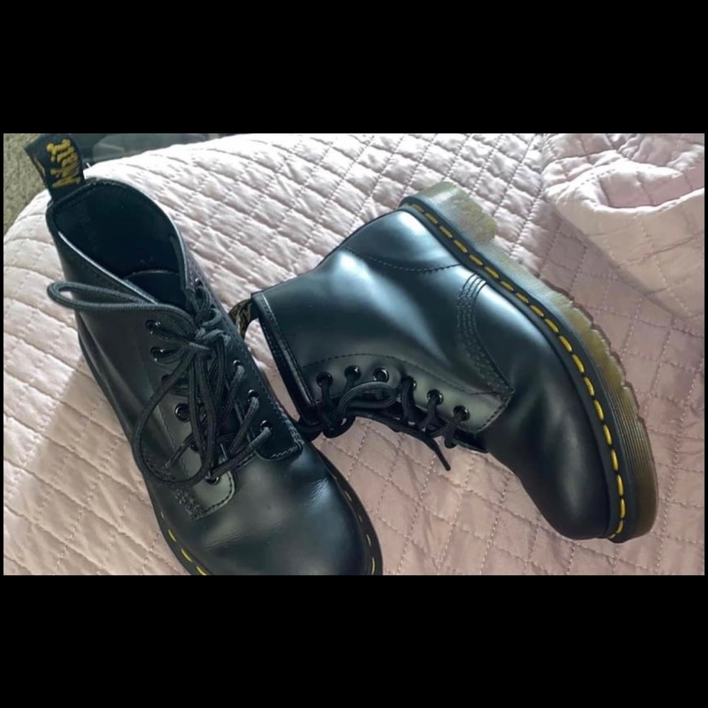 Dr Martens 101 Yellow Stitch Smooth Leather Ankle Boots Size 6 Womens
